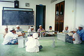 Menghafaz Al-Quran di bawah bimbingan guru